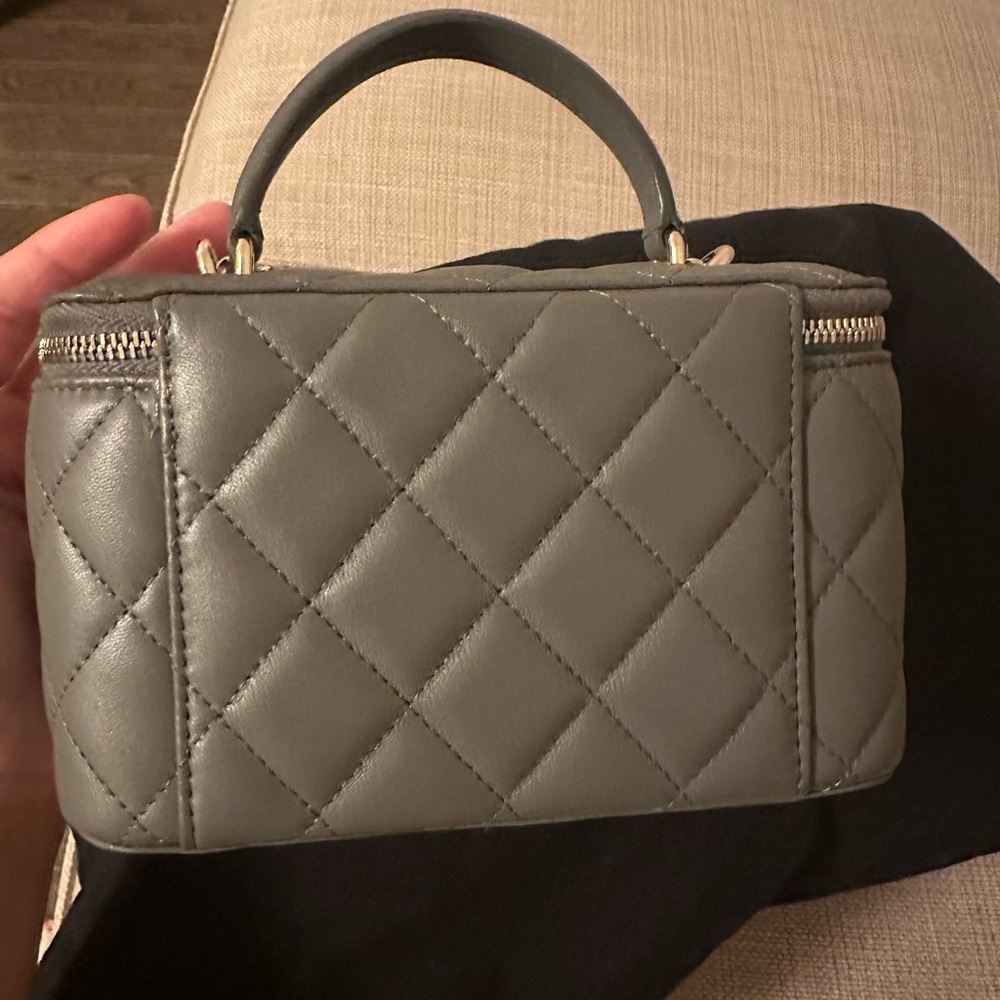 SOLD！100% AUTH Chanel vanity case top handle with chain - Picture 8 of 12